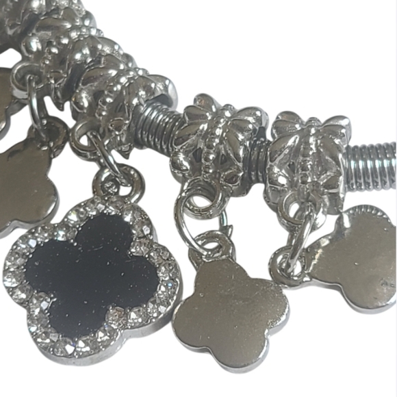 Ellas Jewelry - Women's Stretch Braclet with Clover Shaped Charms